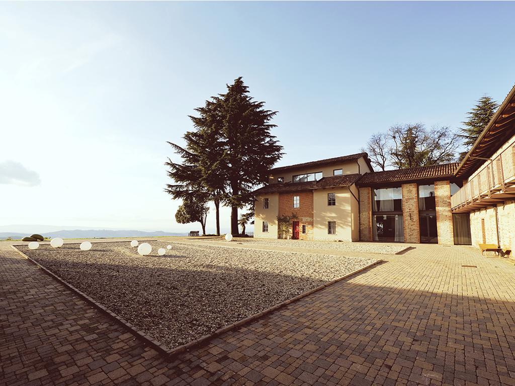 Maison d'hôtes Cascina Langa à Trezzo Tinella Extérieur photo